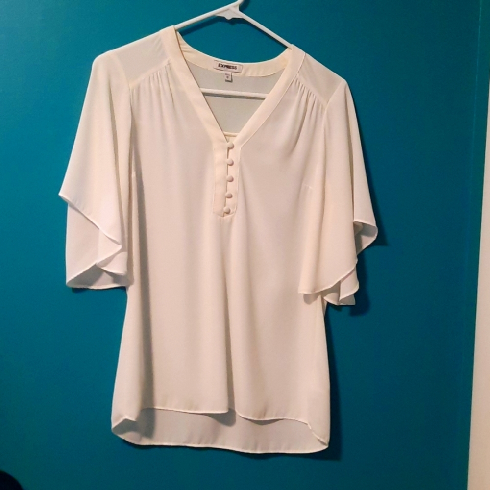 Flowy Express flutter sleeve blouse